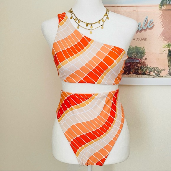 Skatie Ellis Bikini Top & Monroe Swimsuit Bottoms Set in San Clemente Medium - Picture 4 of 10